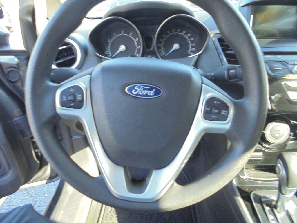 2019 Ford Fiesta SE - Photo 12