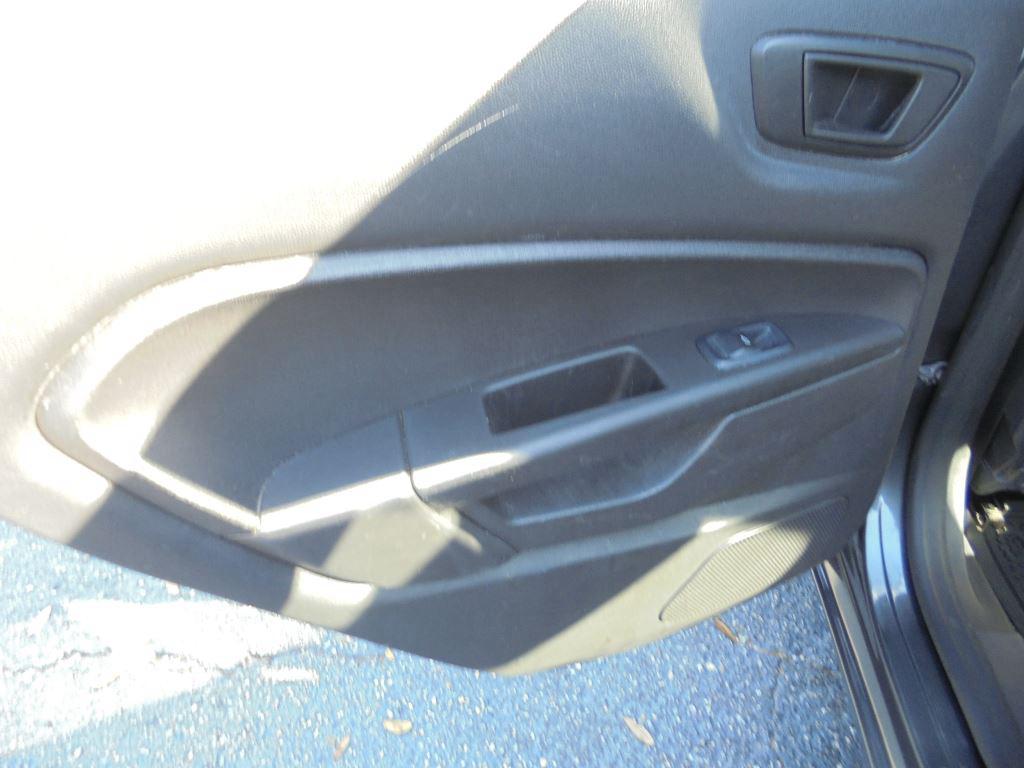 2019 Ford Fiesta SE - Photo 8