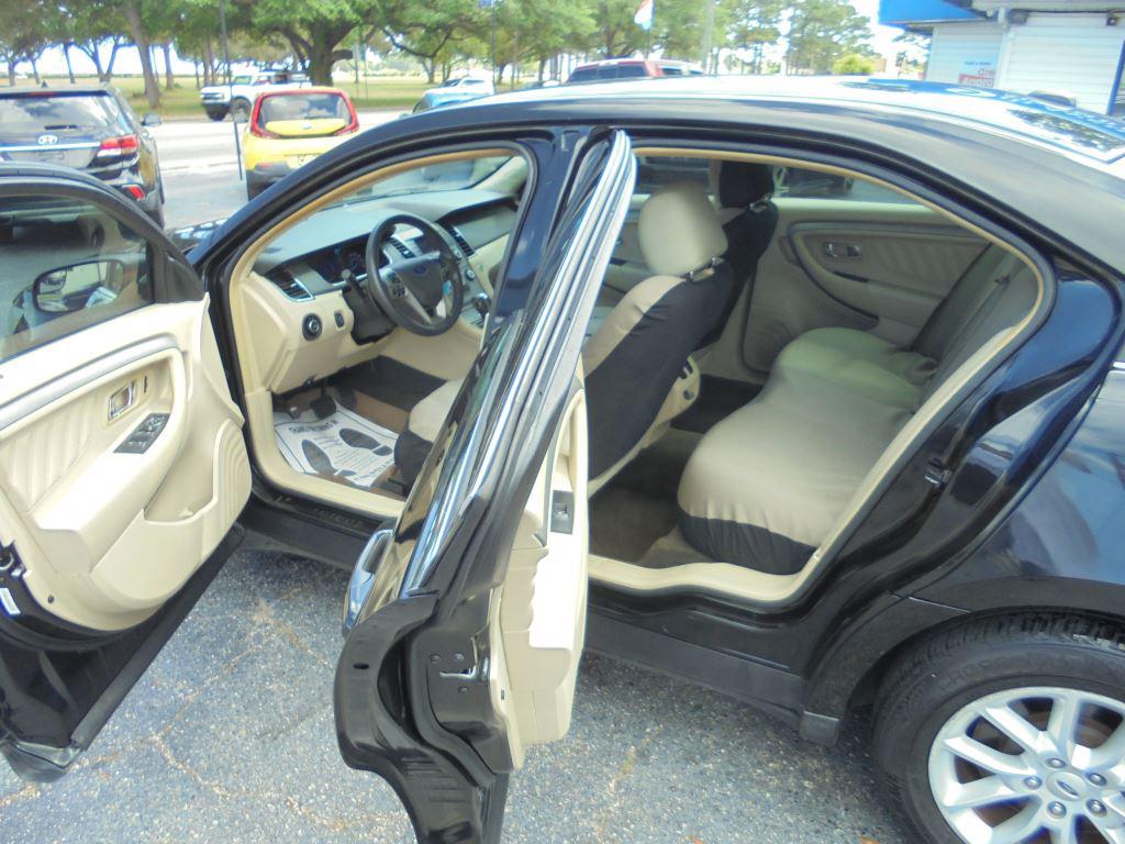 2014 Ford Taurus SE - Photo 7