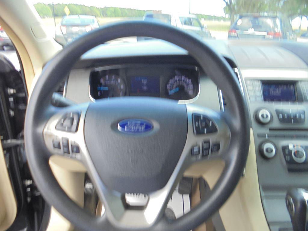 2014 Ford Taurus SE - Photo 11