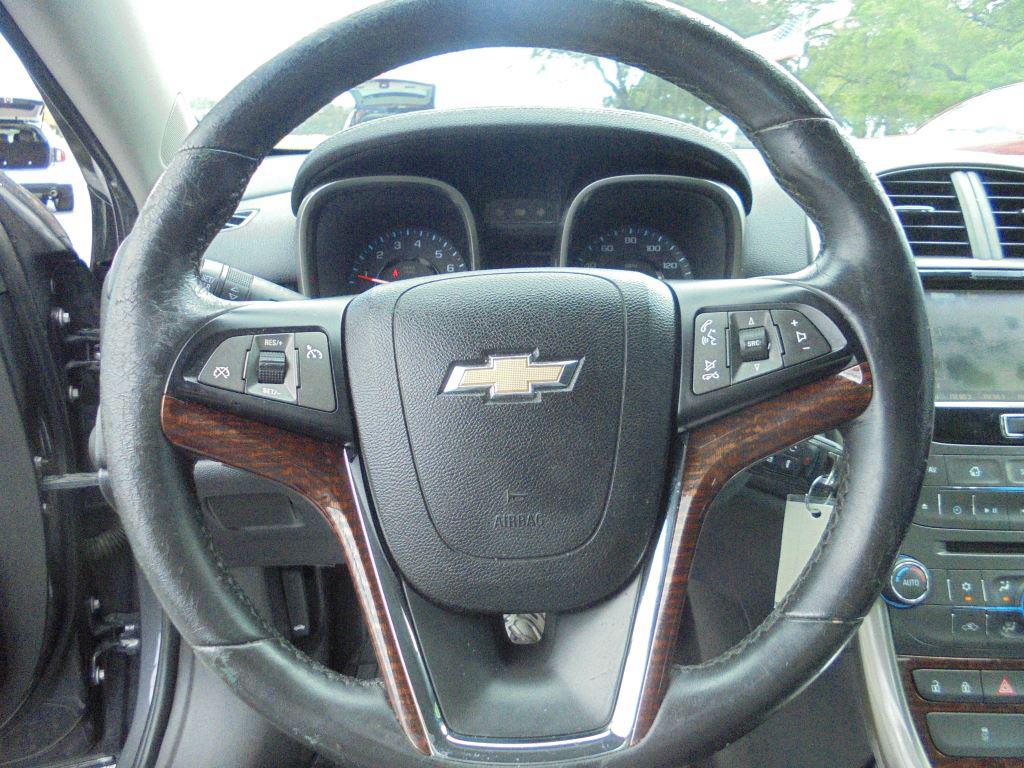 2013 Chevrolet Malibu 2SA - Photo 23