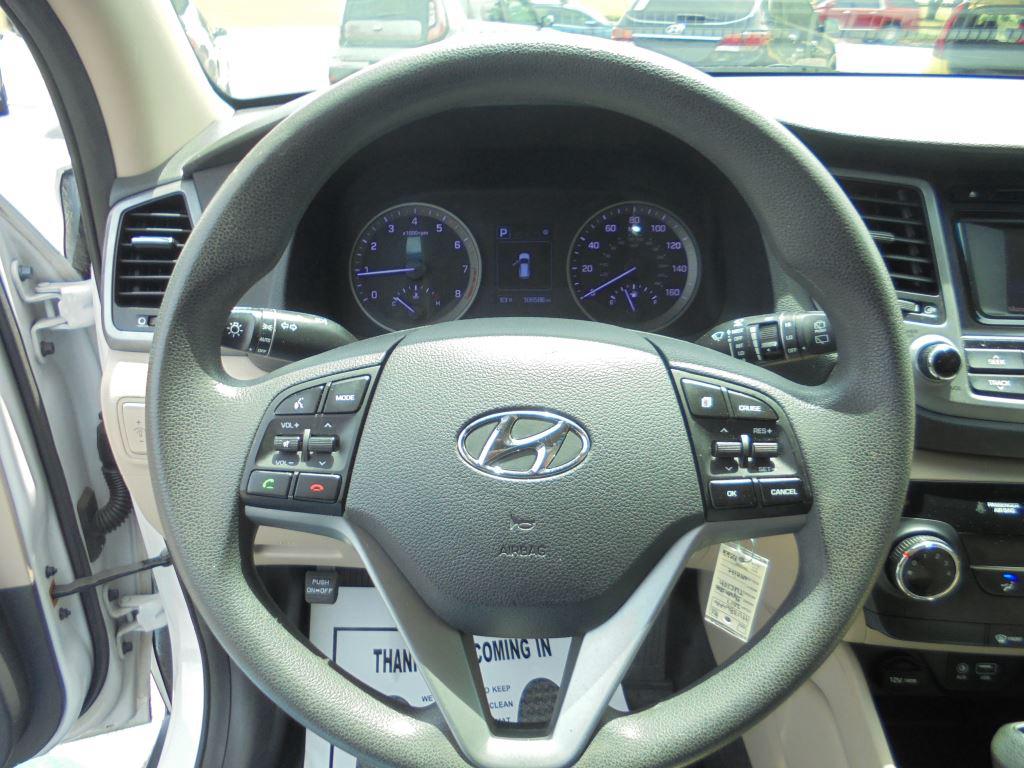 2017 Hyundai Tucson SE - Photo 13