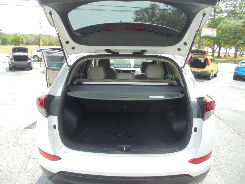 2017 Hyundai Tucson SE - Photo 10
