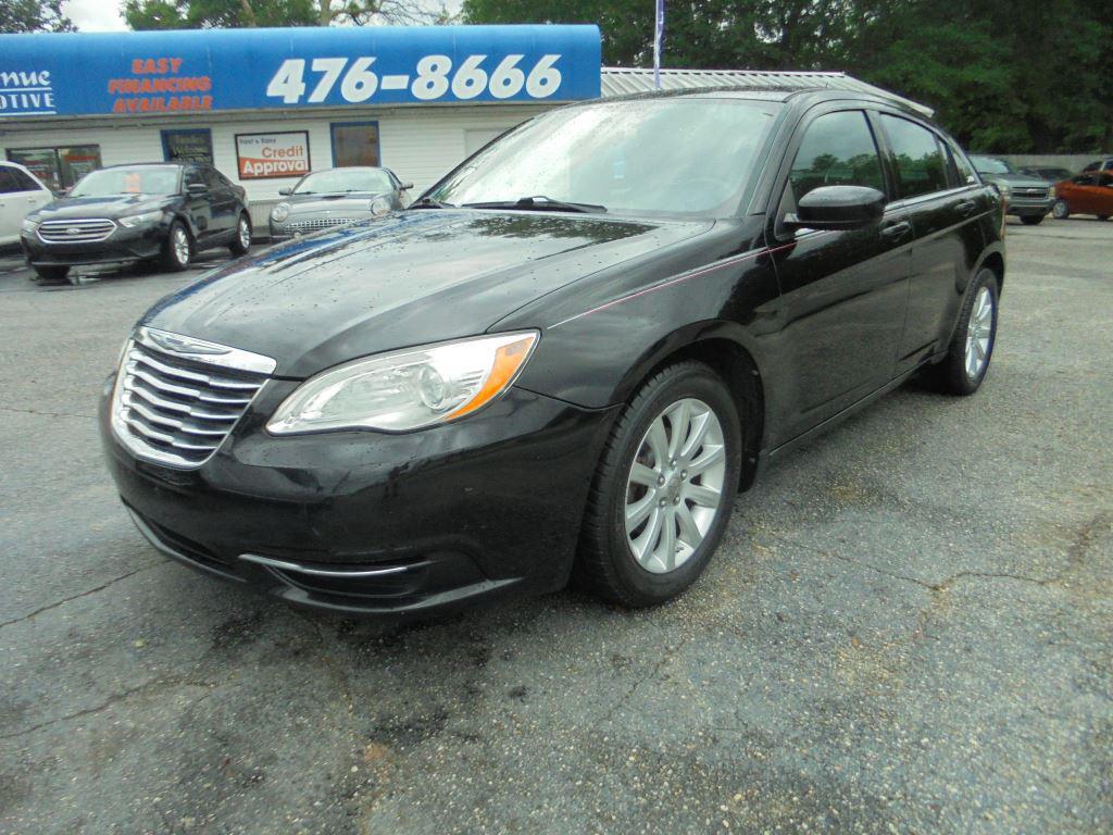 2012 Chrysler 200 Touring's photo