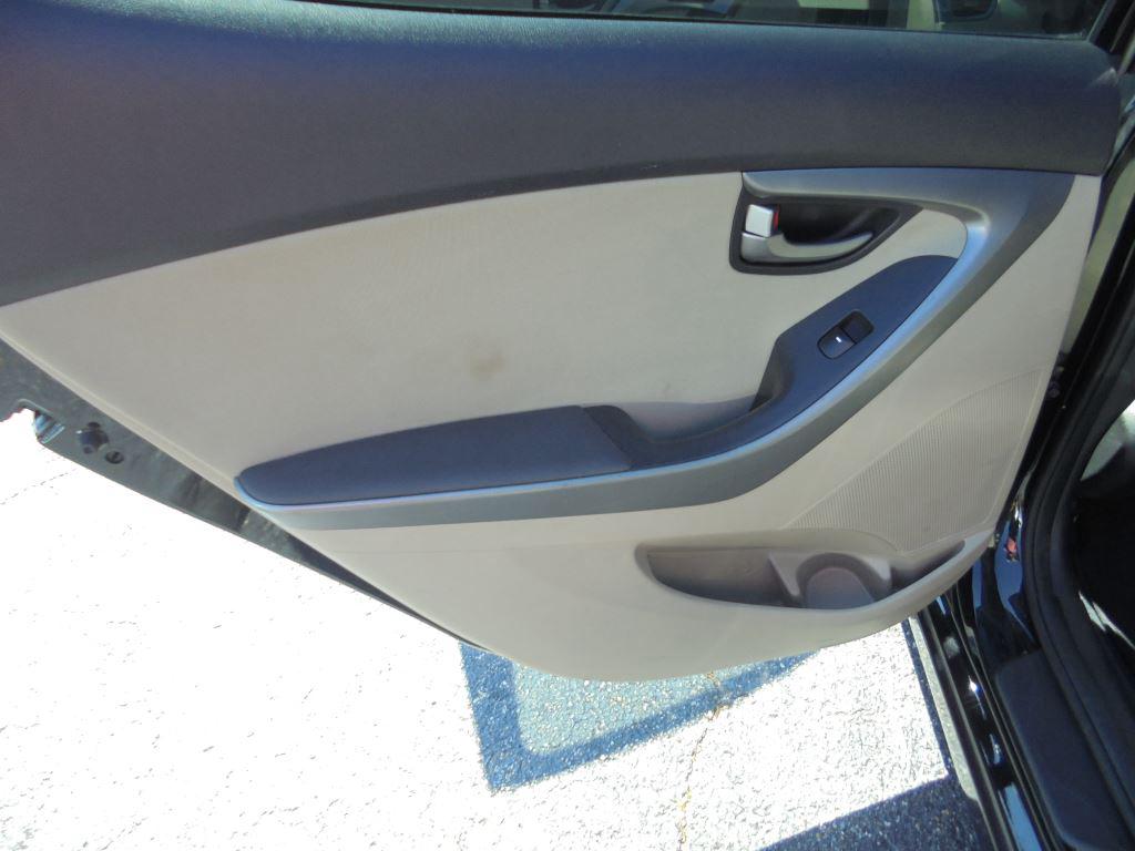 2016 Hyundai Elantra SE - Photo 8