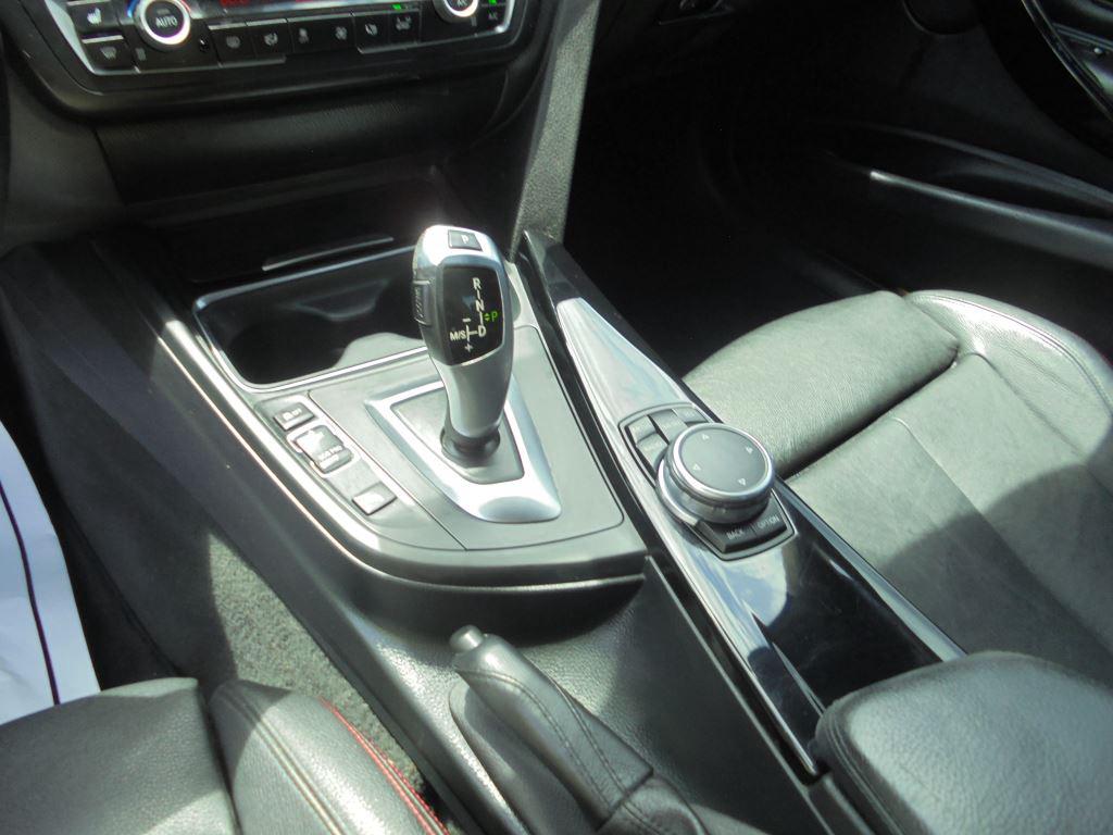 2015 BMW 3 Series 328i - Photo 15