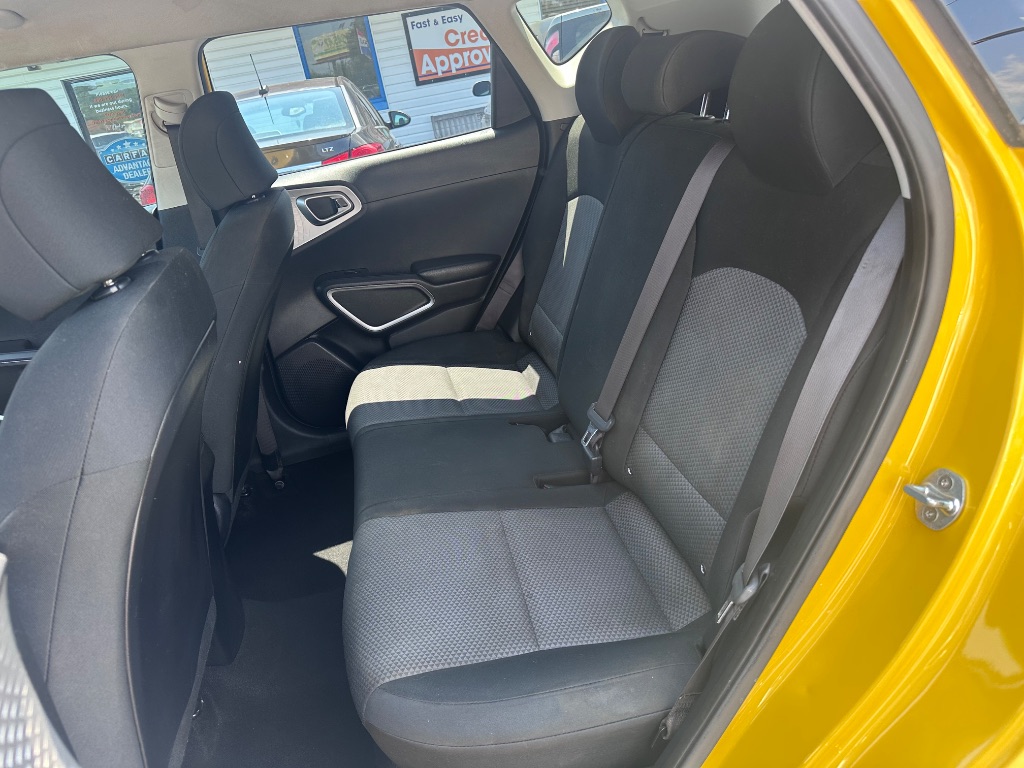 2020 Kia Soul LX - Photo 12