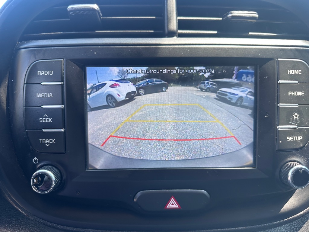 2020 Kia Soul LX - Photo 11