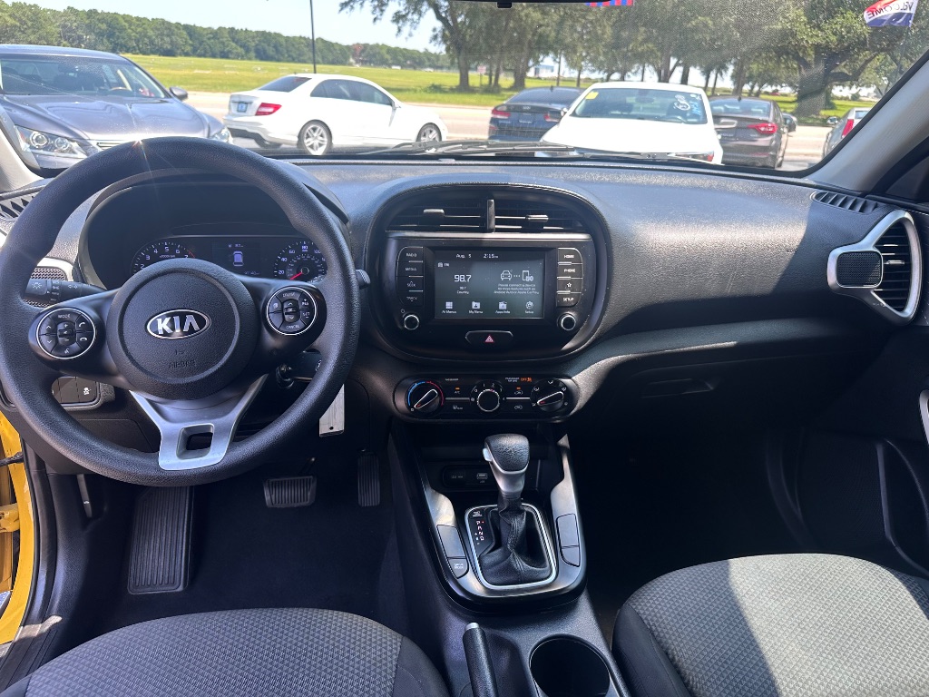 2020 Kia Soul LX - Photo 13